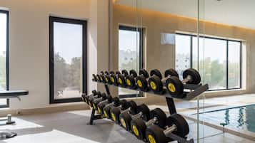 Hot tub, steam room, hot springs/mineral springs, hot stone massages