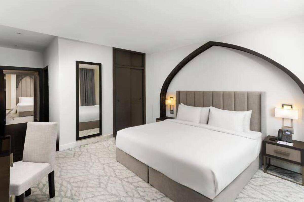 2 bedrooms, in-room safe, desk, soundproofing