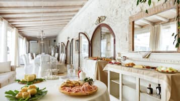 Desayuno completo incluido todos los días