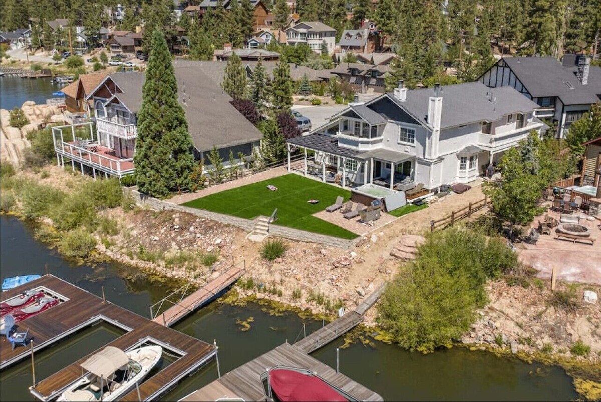 Lakeside Boulder Bay Estate!