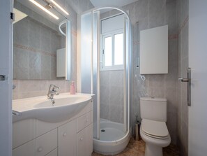 Towels - Seafront Apartment with Air Conditioning in Torredembarra (Torredembarra)