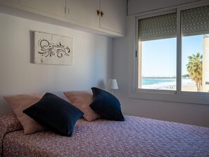 2 室のベッドルーム、WiFi (無料)、ベッドシーツ