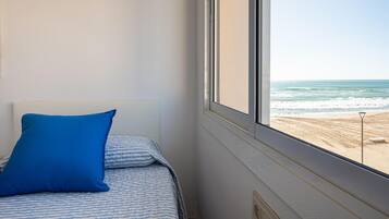 2 bedrooms, WiFi (free), bed sheets