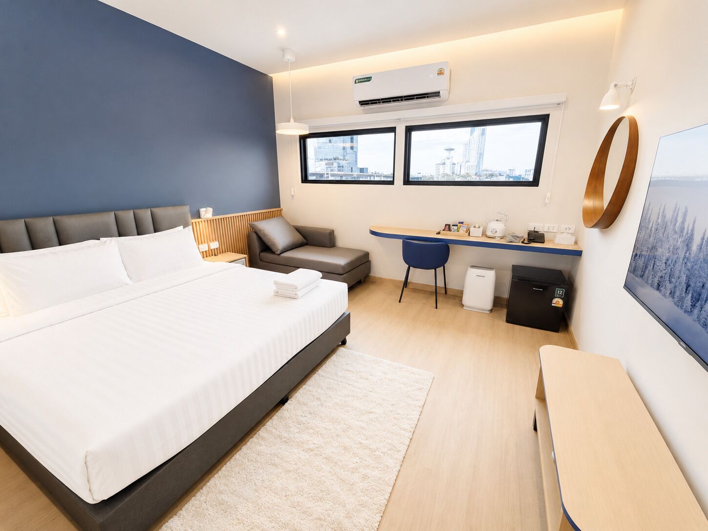Junior Double Room | Minibar, in-room safe, desk, free WiFi