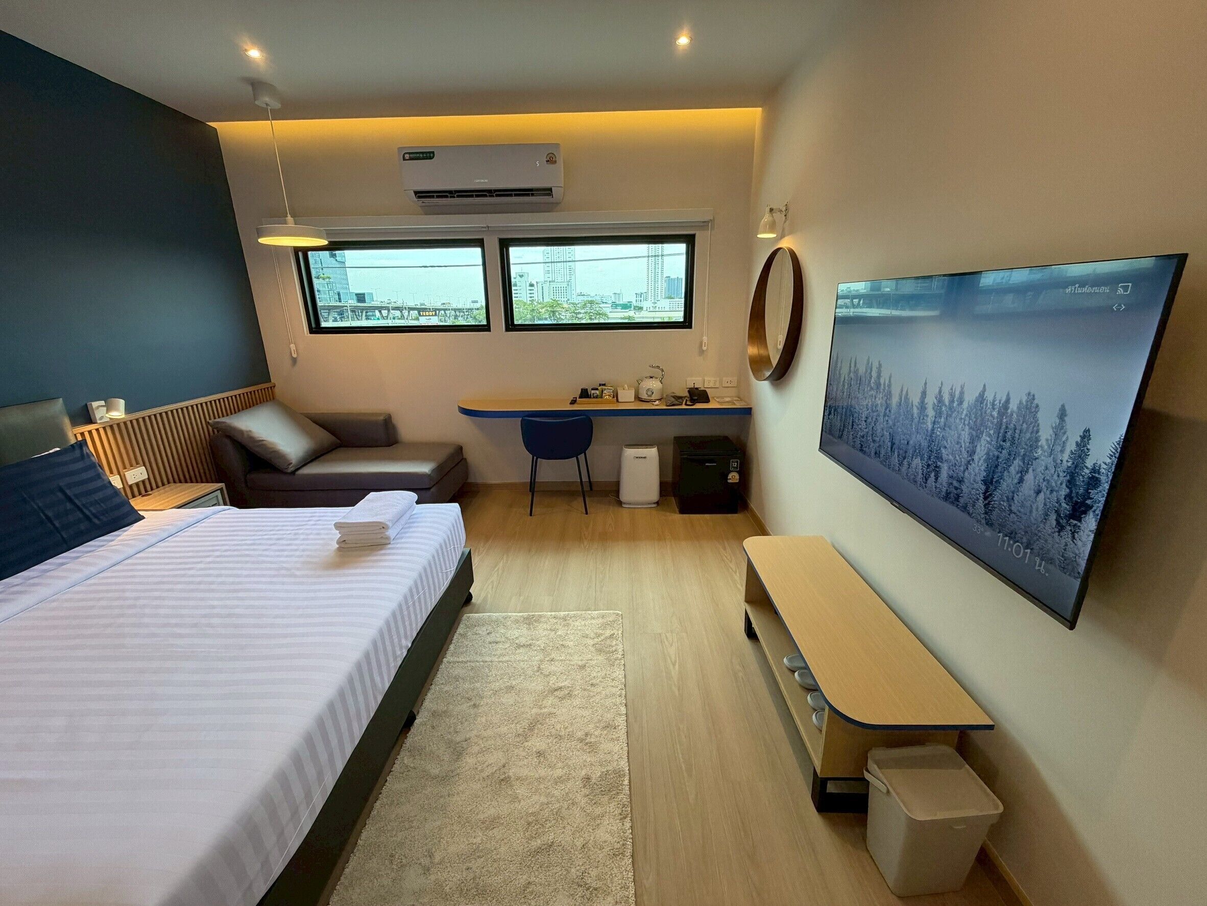 Junior Double Room | Minibar, in-room safe, desk, free WiFi