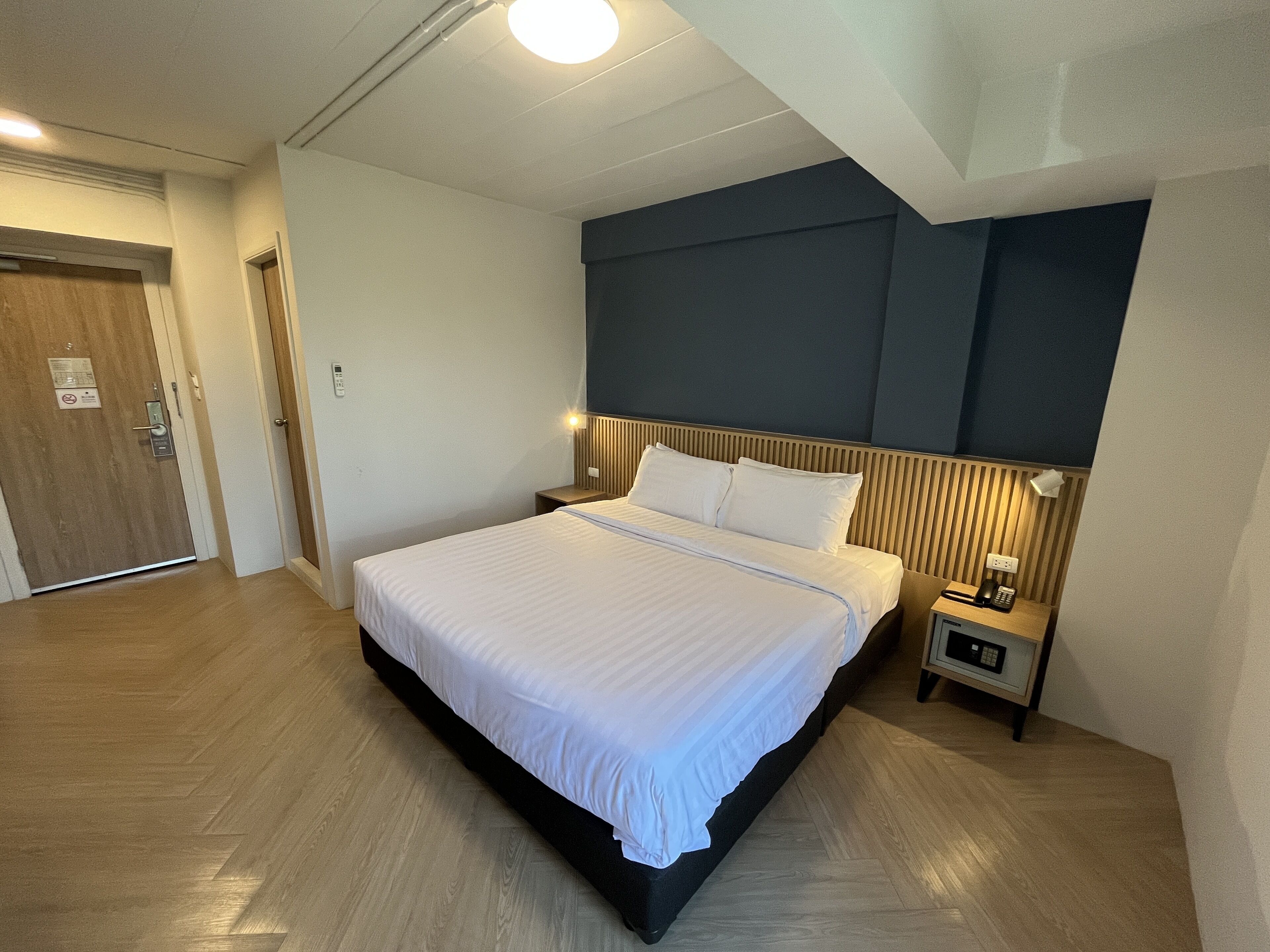 Superior Double Room | Minibar, in-room safe, desk, free WiFi