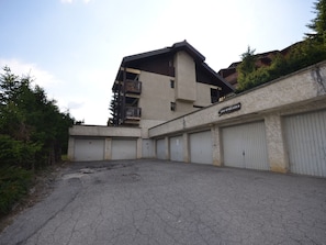 Exterior - Cozy studio near slopes with private garage (Les Gets)
