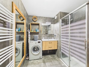 Towels - New Apartment in Center of Les Gets, 50m from Slopes, Balcony, Modern Amenities, Garage, 4 Guests (Les Gets)