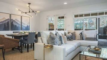 Smart TV, fireplace, stereo, offices