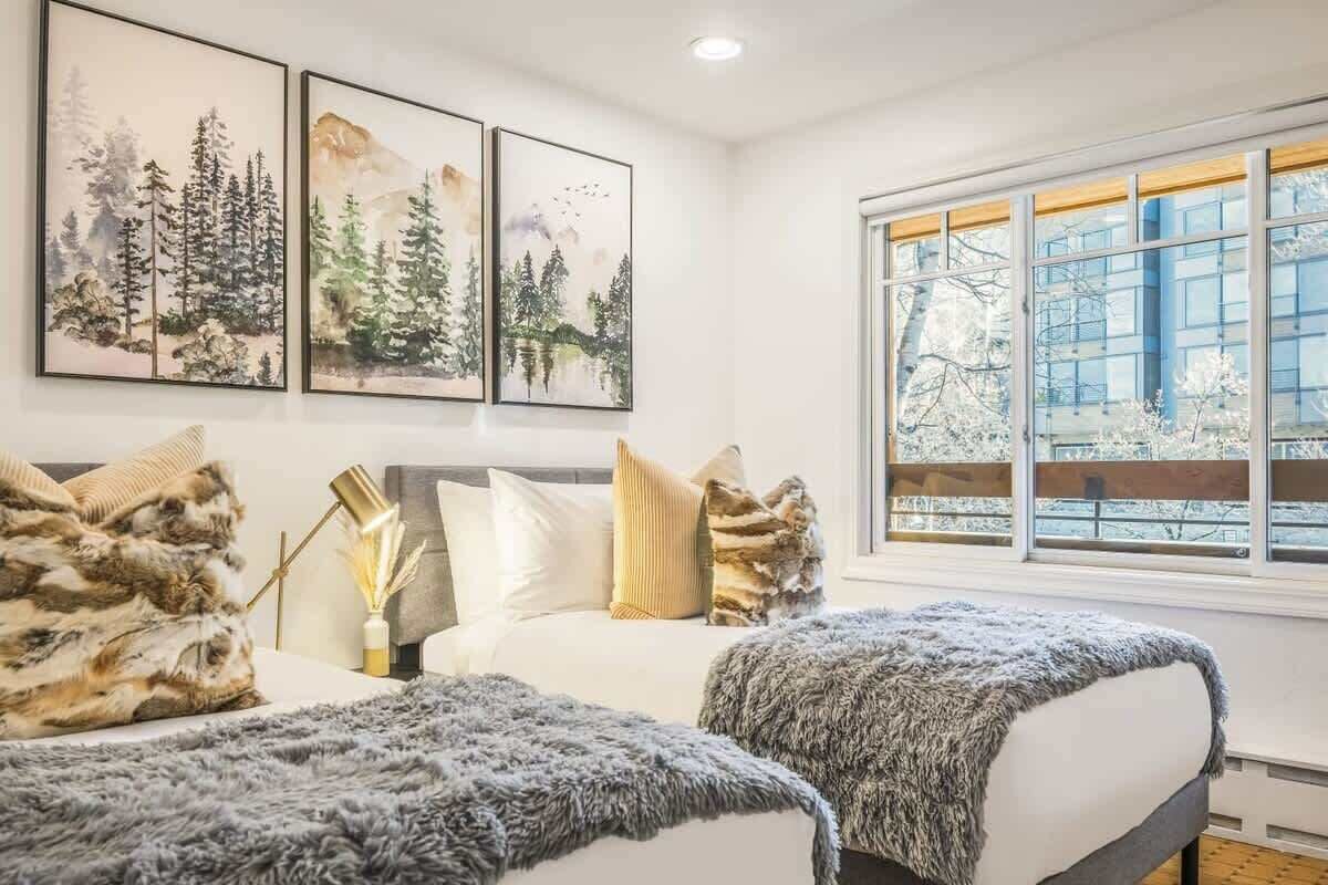 3 bedrooms, desk, iron/ironing board, free WiFi