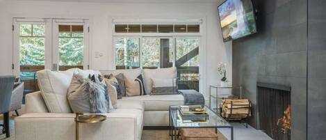 Smart TV, fireplace, stereo, offices