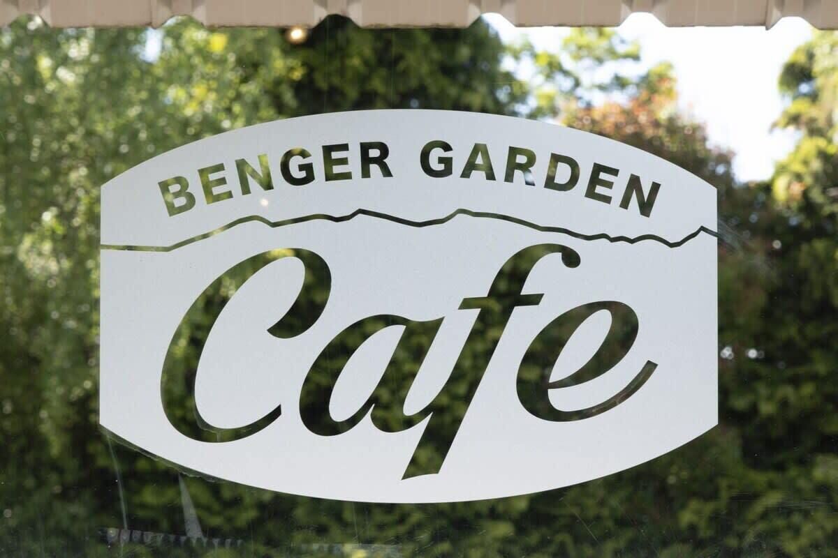 Señal del Café Jardín Benger.