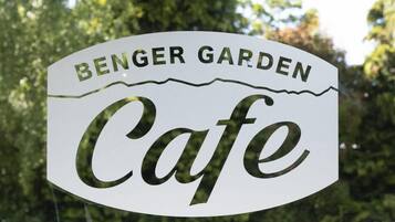 Señal del Café Jardín Benger.