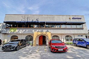 Front of property - OYO Life 92630 Siliwangi Residence 63 (Bandung)