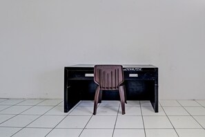 Standard Single Room | Free WiFi, bed sheets - OYO Life 92630 Siliwangi Residence 63 (Bandung)