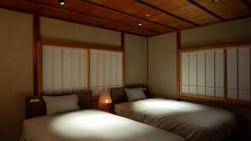 1 bedroom, desk, free WiFi, bed sheets