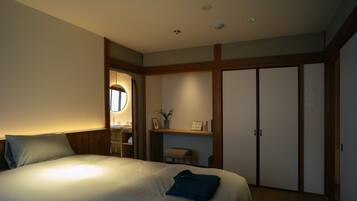 1 bedroom, desk, free WiFi, bed sheets
