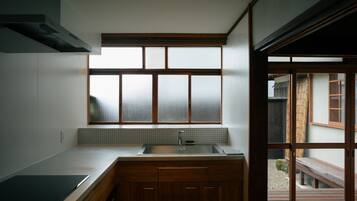 Fridge, microwave, stovetop, cookware/dishes/utensils