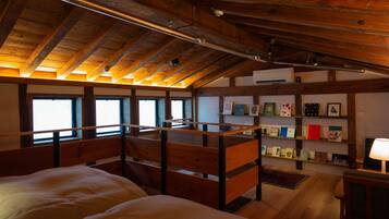 1 bedroom, desk, free WiFi, bed sheets