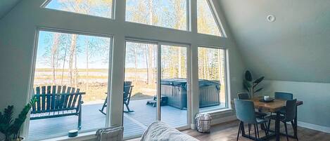 Smart-TV, peis og bøker