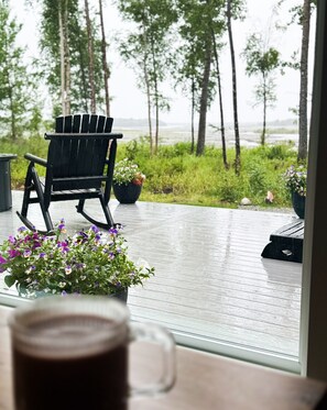 Interior - Cozy riverfront retreat with HOT TUB! Just 5 minutes from downtown Palmer. (Palmer)