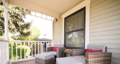 Relax in the luxurious 1-bedroom Louisa Suite at RedTail Inn. Enjoy a double rain shower, plush linens, and a shared hot tub. Located near downtown Ashland, with off-street parking and high-speed WiFi.