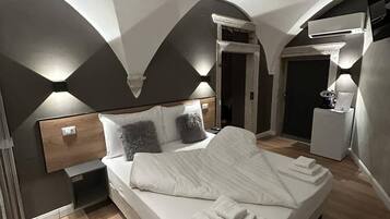 1 bedroom, premium bedding, down duvets, memory-foam beds