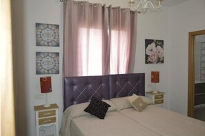3 bedrooms, desk, iron/ironing board, travel cot