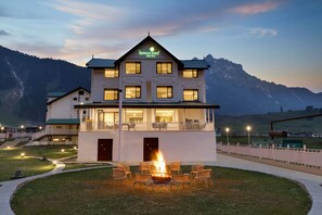 Front of property - Lemon Tree Hotel Sonmarg (Gund)