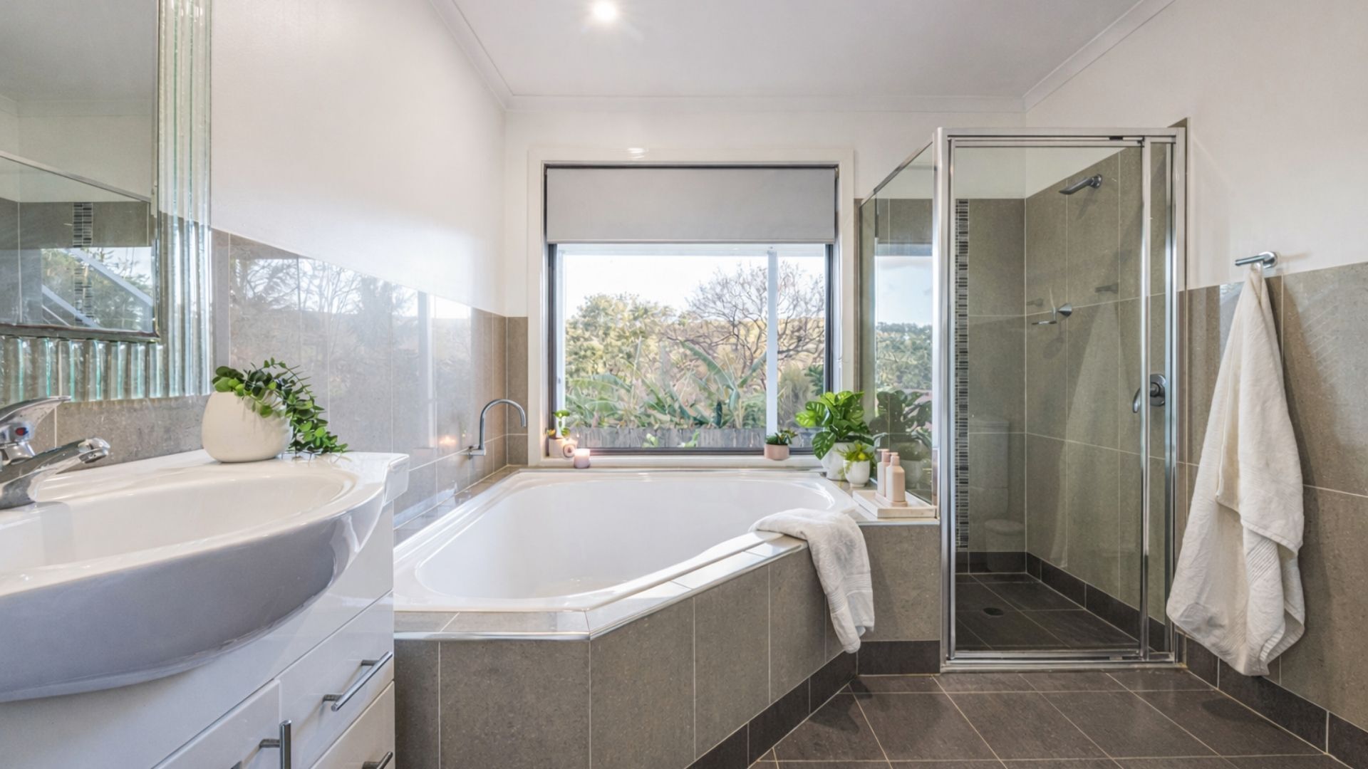 Bathtub, hair dryer, towels