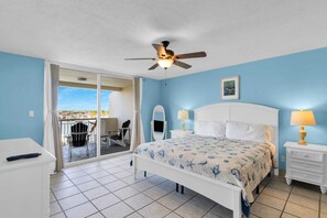 2 bedrooms, iron/ironing board, travel crib, WiFi - Waterfront Condo Dock Pool Near Duval St (Key West)