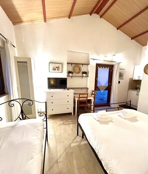 1 habitación y ropa de cama 