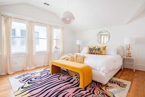 4 bedrooms, desk, iron/ironing board, WiFi