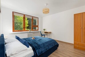 1 chambre, fer et planche à repasser, Wi-Fi, draps fournis