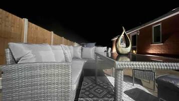 House, 2 Queen Beds | Property grounds