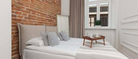 1 bedroom, desk, iron/ironing board, WiFi