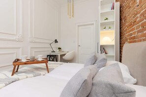 1 soverom, skrivebord, strykejern/-brett og wi-fi