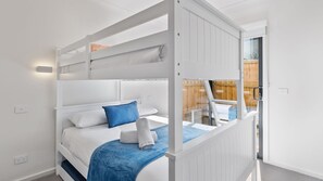 3 bedrooms, iron/ironing board, free WiFi, bed sheets