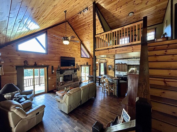 TV, fireplace, offices