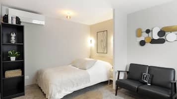 Comfort studio | Luxe beddengoed, individueel gedecoreerd, individueel gemeubileerd