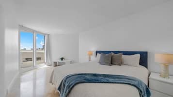 3 habitaciones, escritorio, tabla de planchar con plancha y wifi