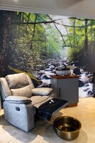 Aromatherapy, Swedish massages, massages