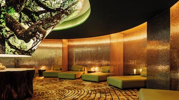 Couples treatment room(s), sauna, steam room, massages