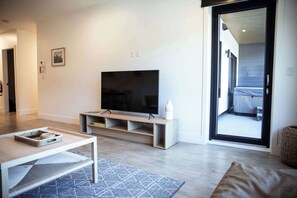 Interior - Revy Mountain Retreat (Revelstoke)