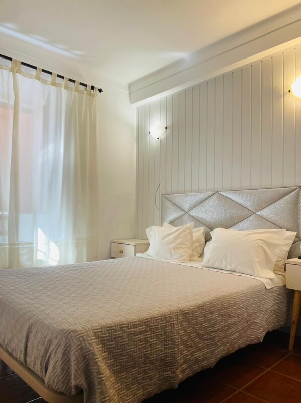 Basic Double Room, 1 Double Bed | Free WiFi, bed sheets - Só Mar (Odemira)