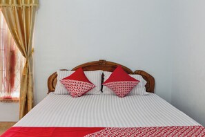 Free WiFi, bed sheets - OYO Life 92803 Penginapan Purnama (Kayu Agung)
