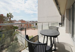 L 2 Bedroom Apartment, Balcony & Sofa | Balcony