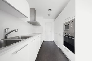 3 Bedroom Apartment, Terrace - Duplex | مطبخ خاص | ثلاجة، ميكروويف، فرن، موقد طهي مسطح