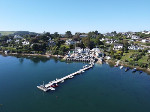 Pelyn -  an apartment that sleeps 2 guests  in 1 bedroom