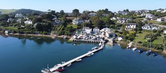 Pelyn -  an apartment that sleeps 2 guests  in 1 bedroom